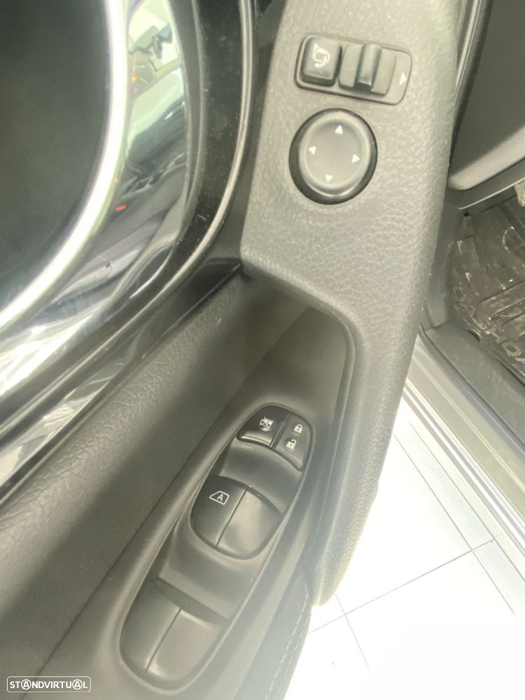 Nissan Qashqai 1.5 dCi N-Connecta - 22