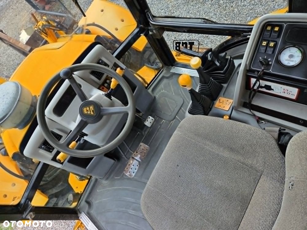 JCB 3CX - 16