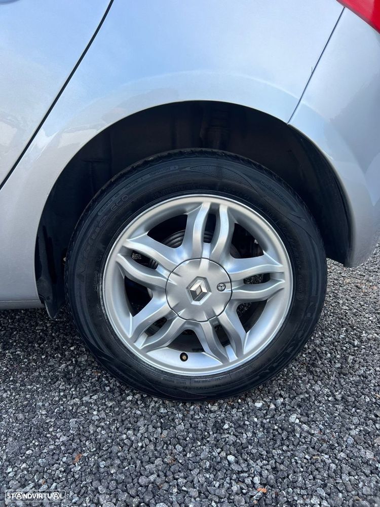 Renault Clio 1.2 16V Dynamique - 14