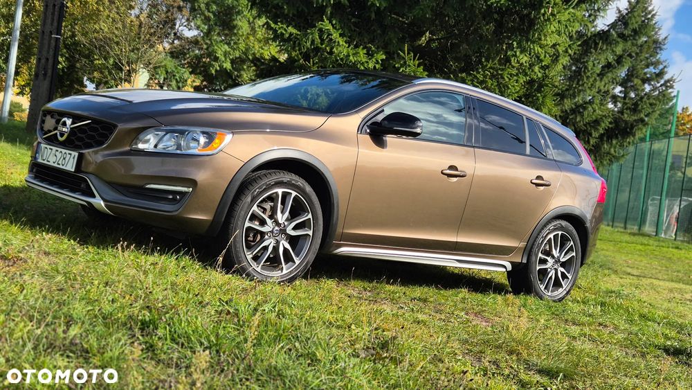 Volvo V60 Cross Country T5 AWD Momentum - 5