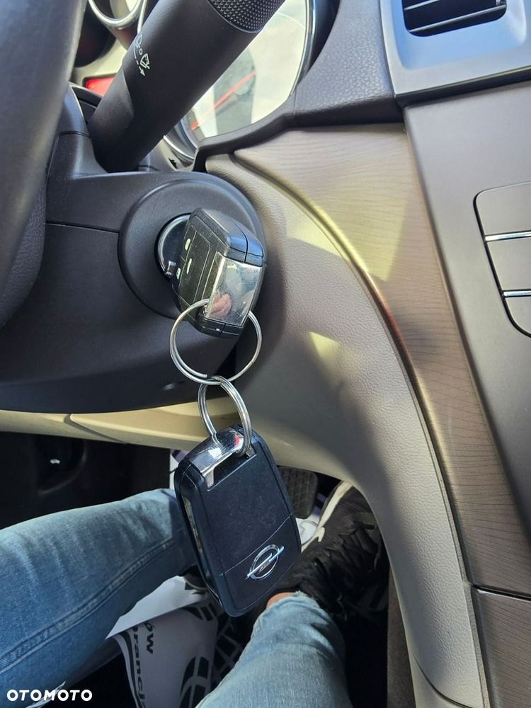 Opel Insignia - 38