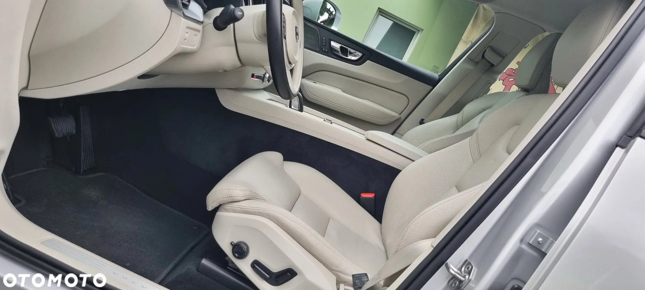 Volvo XC 60 B4 D AWD Geartronic Momentum Pro - 21