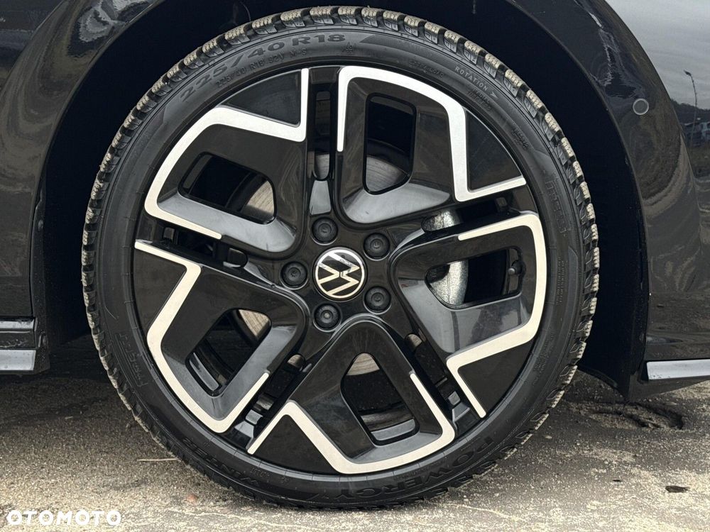 Volkswagen Golf - 32