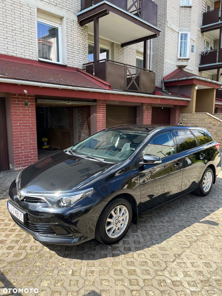 Toyota Auris 1.6 Premium - 3