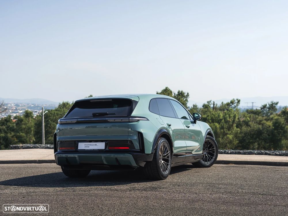 Porsche Cayenne Electric Turbo - 7
