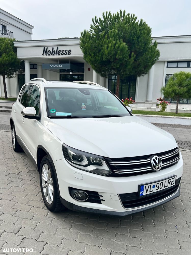 VOLKSWAGEN Tiguan