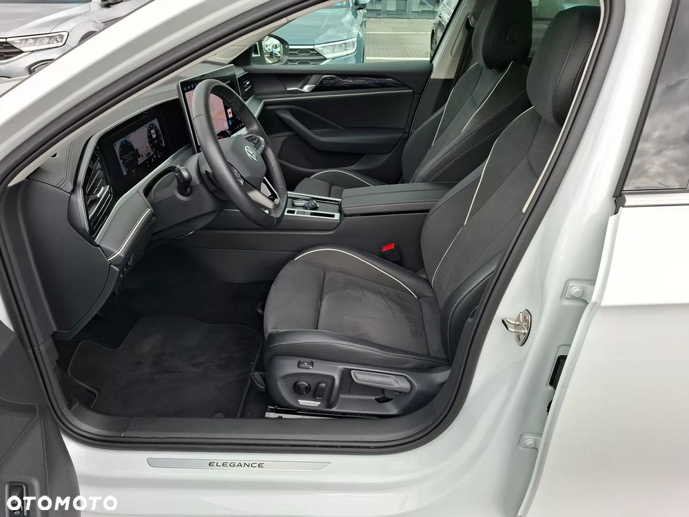 Volkswagen Passat Variant 2.0 TDI SCR DSG Elegance - 10