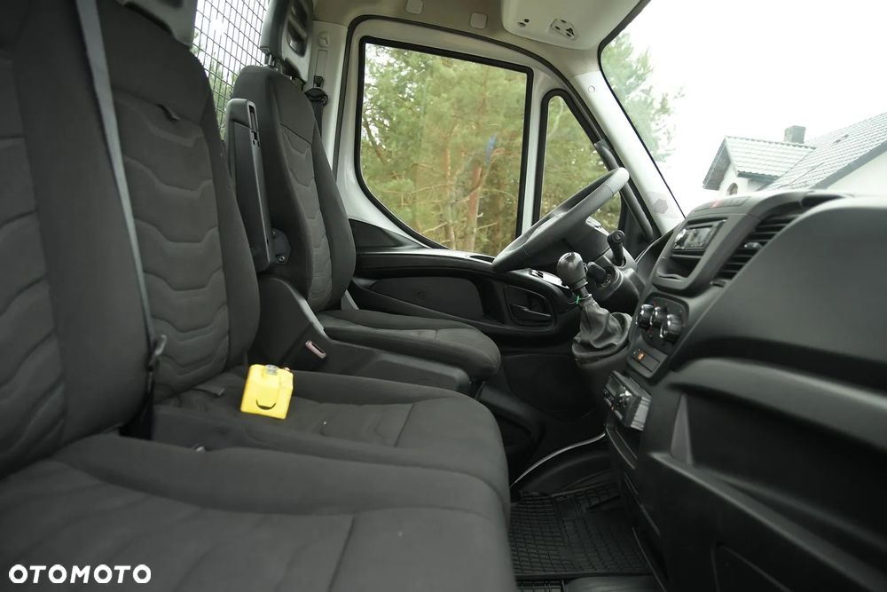 Iveco DAILY//70C17// 3.0 170 KM- podwójne tylne koła// WYWROTKA 3-stronna// Rozstaw osi 410 cm// SALON POLSKA//BEZWYPADKOWY// I WŁAŚCICIEL - 23