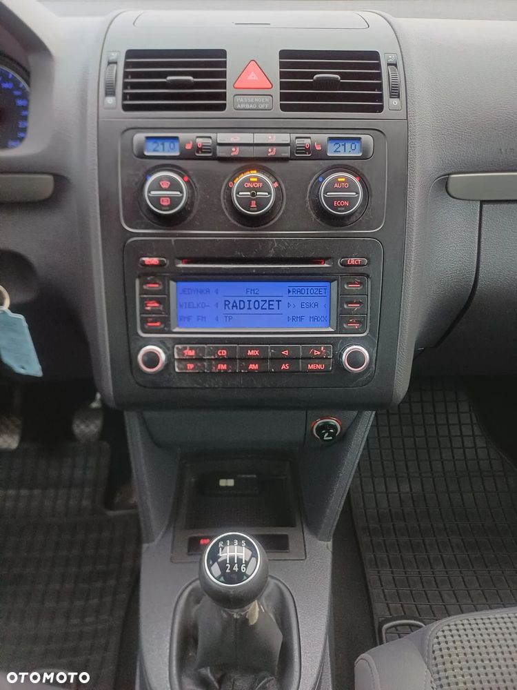 Volkswagen Touran 1.9 TDI Highline - 24