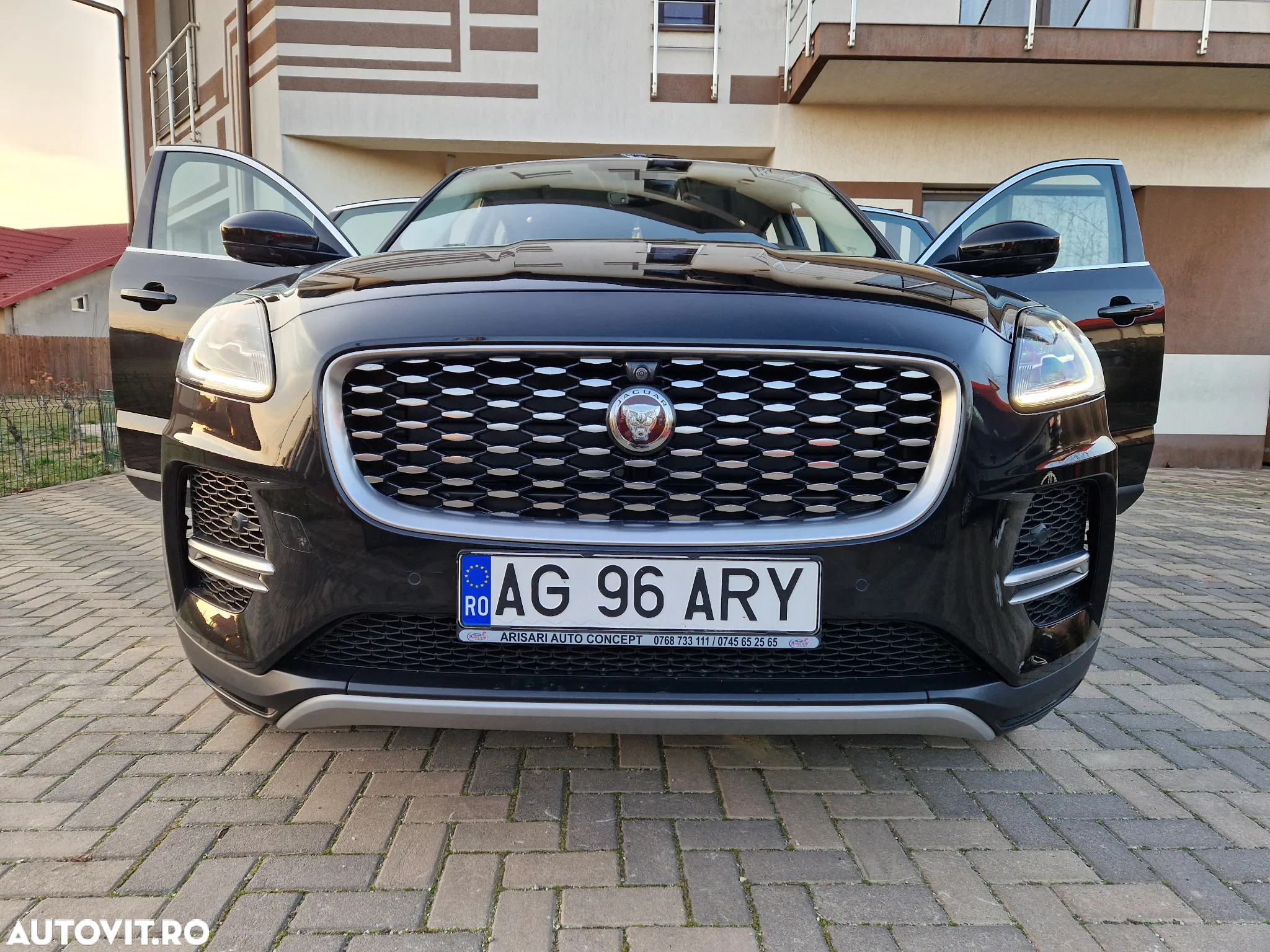 Jaguar E-Pace D165 AWD R-Dynamic HSE - 37