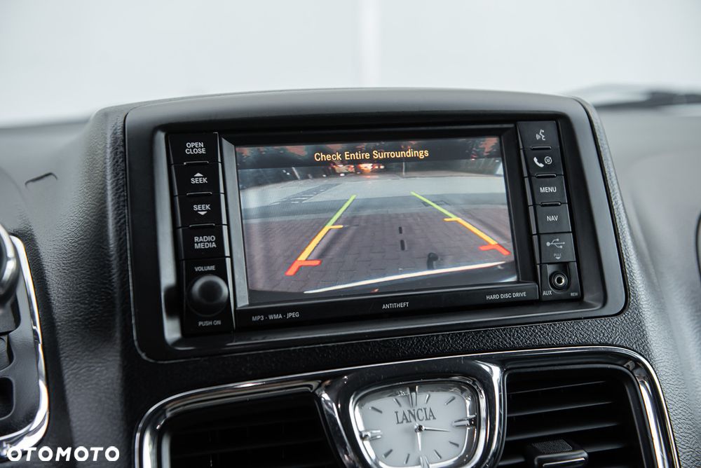 Lancia Voyager - 22
