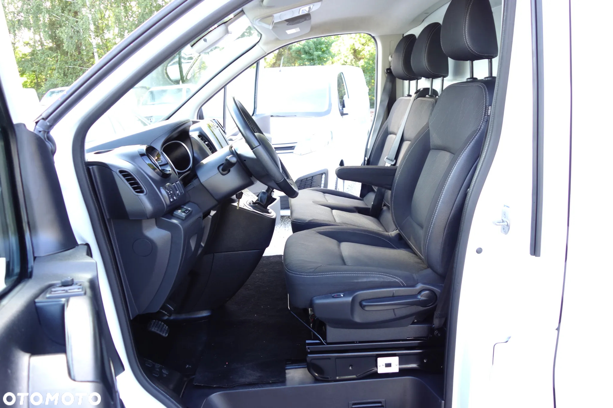 Renault Trafic 2.0 Dci 120 KM L1H1  Zabudowa Klima Webasto 2 x Drzwi Boczne - 33