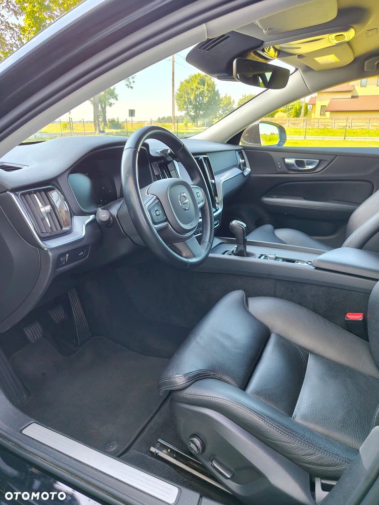 Volvo V60 D3 Momentum Pro - 13