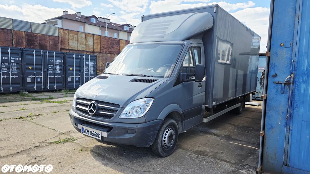 Mercedes-Benz Sprinter - 2
