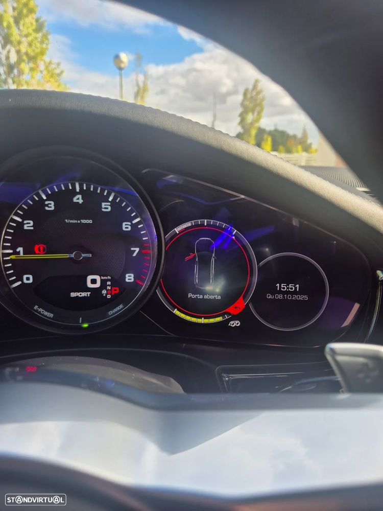 Porsche Panamera 4 E-Hybrid 10 Years Edition - 32