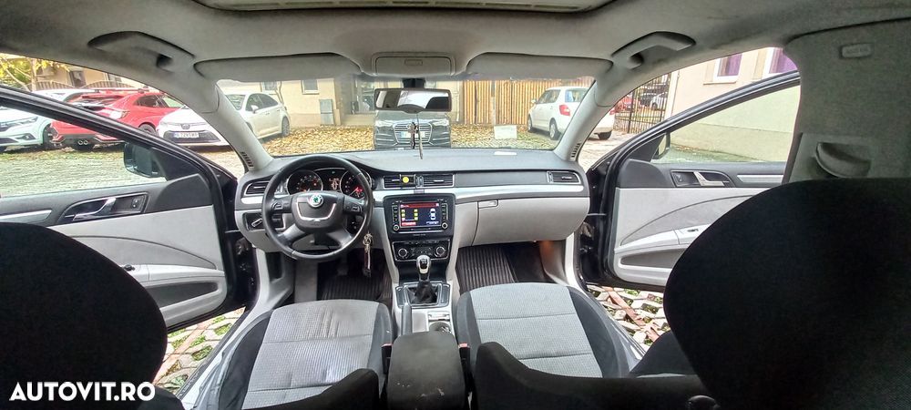 Skoda Superb 2.0 TDI Elegance - 9