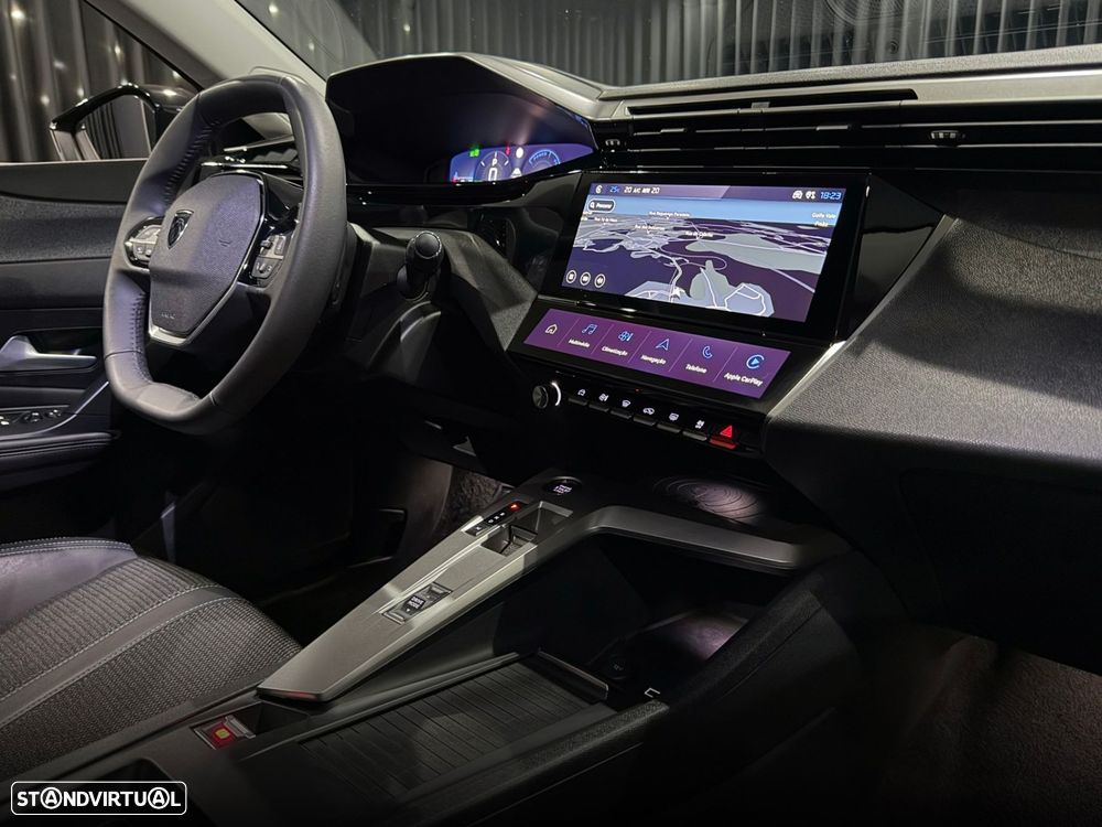 Peugeot 408 1.2 Hybrid GT e-DCS6 - 32