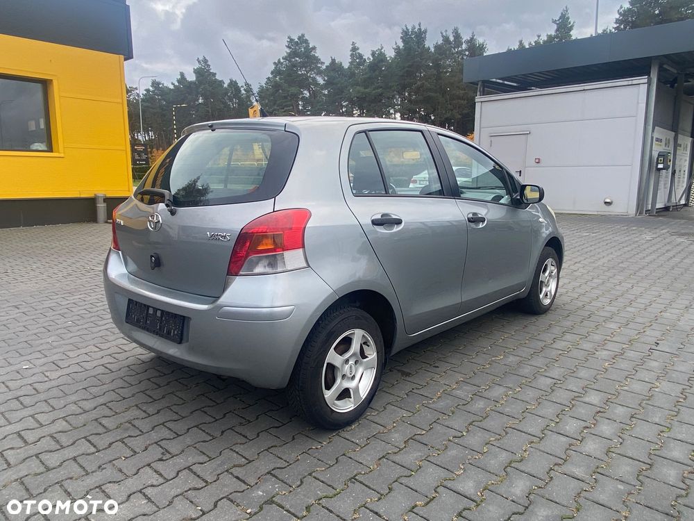 Toyota Yaris 1.0 VVT-i Cool - 6