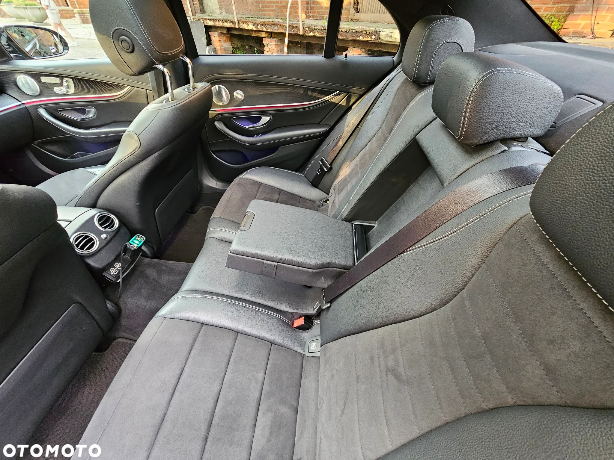 Mercedes-Benz Klasa E 220 d 4-Matic 9G-TRONIC - 13