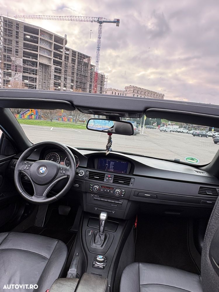 BMW Seria 3 320d DPF Cabrio Aut. - 9