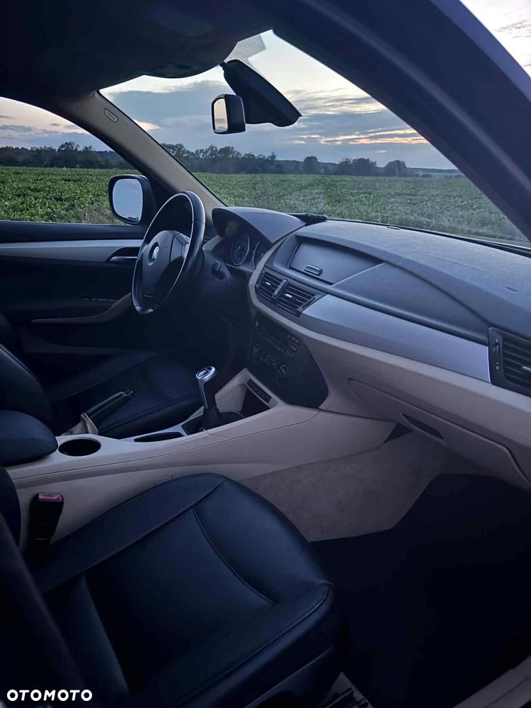 BMW X1 xDrive18d - 13