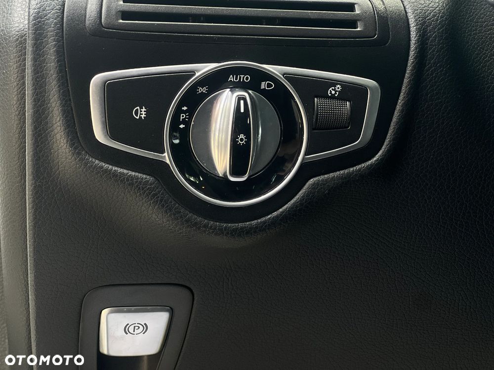 Mercedes-Benz GLC 250 4Matic 9G-TRONIC - 23