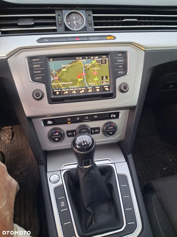 Volkswagen Passat 1.6 TDI BMT Comfortline - 14