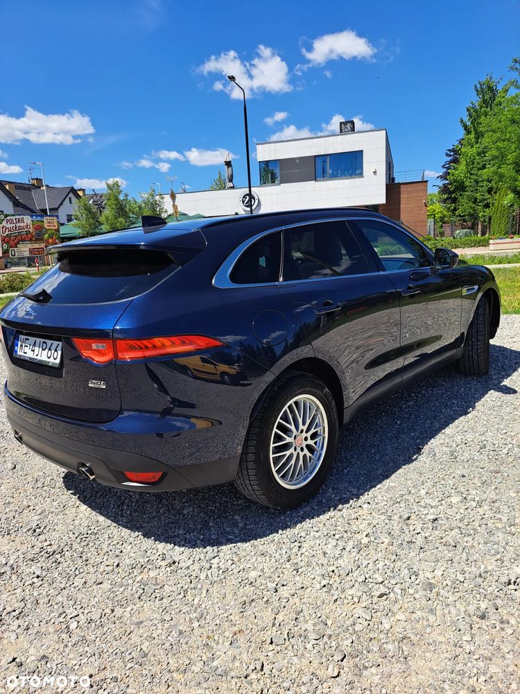 Jaguar F-Pace 25t AWD Prestige - 4