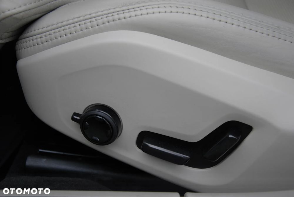 Volvo V90 Cross Country D5 SCR AWD Pro - 20