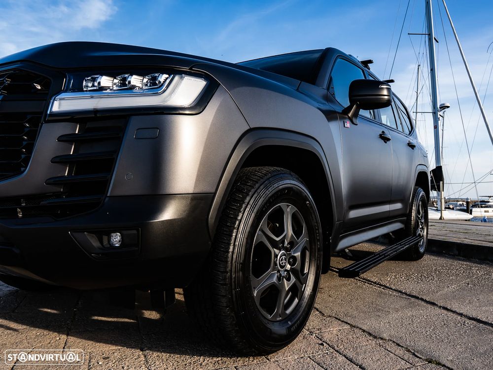 Toyota Land Cruiser - 35