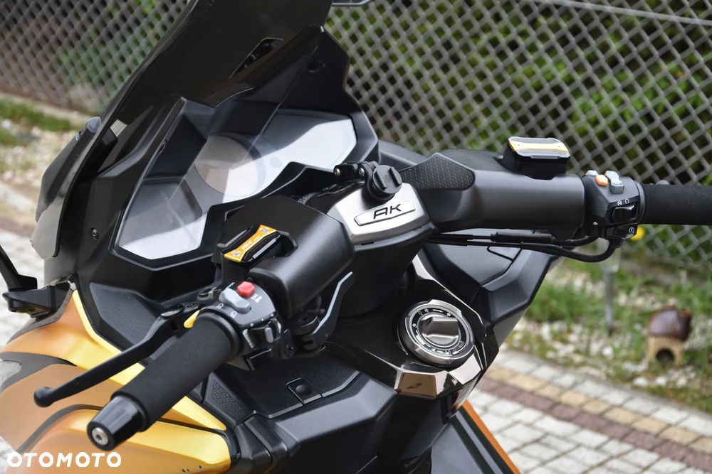 Kymco AK 550 - 3