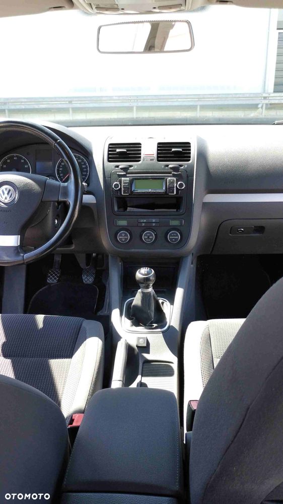 Volkswagen Golf 1.6 Comfortline - 8