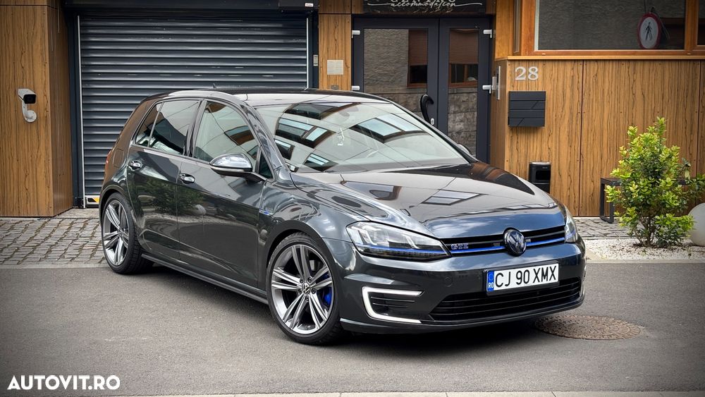 Volkswagen Golf - 2