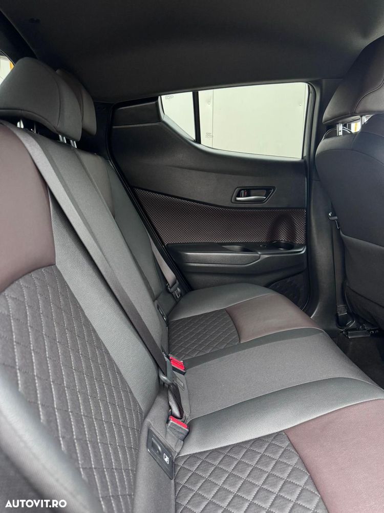 Toyota C-HR 1.8 HSD 4x2 CVT C-ult LED - 12