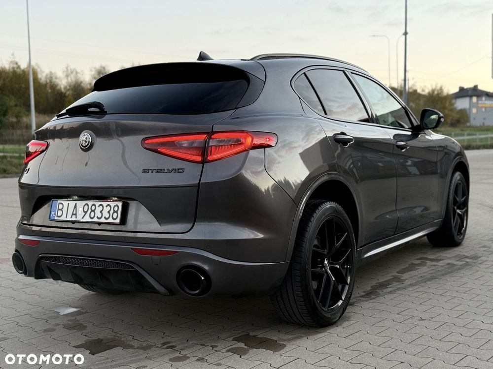 Alfa Romeo Stelvio 2.0 Turbo Veloce TI Q4 - 11