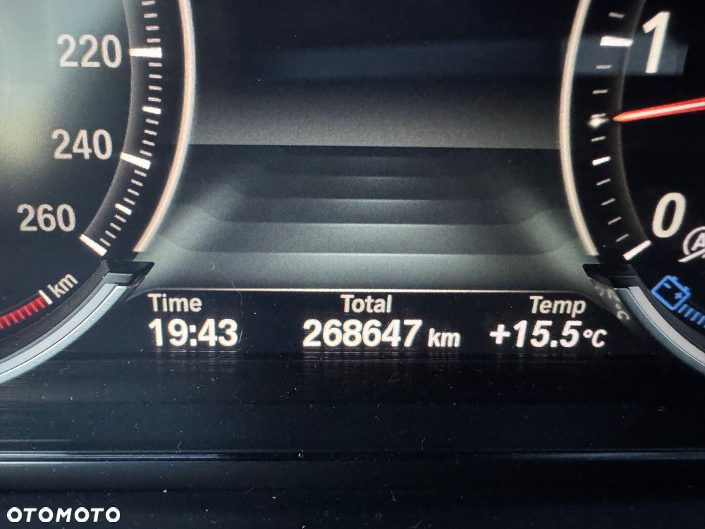 BMW Seria 7 740d xDrive - 25