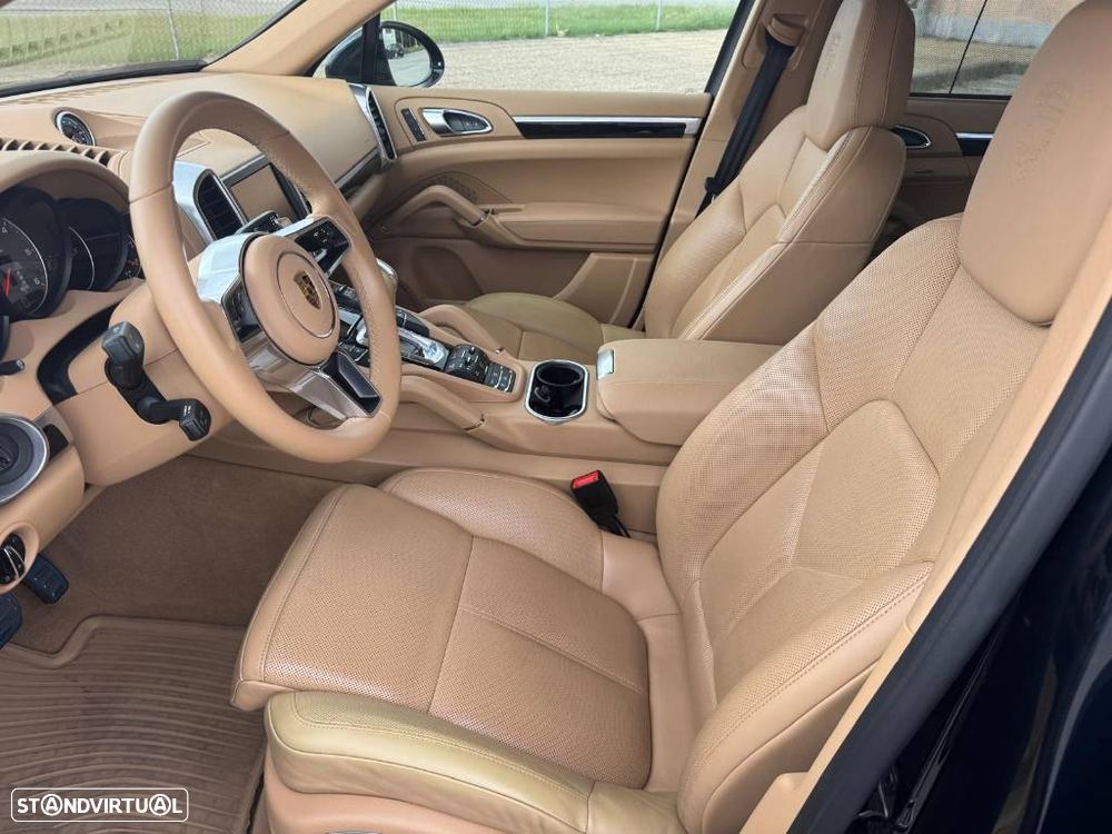 Porsche Cayenne S - 9