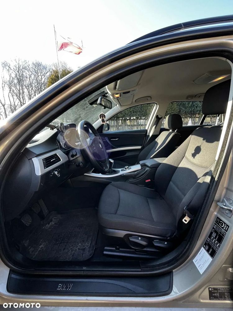 BMW Seria 3 318d - 9