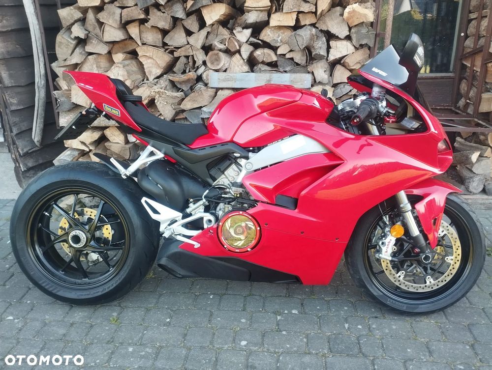 Ducati Panigale V4 - 4