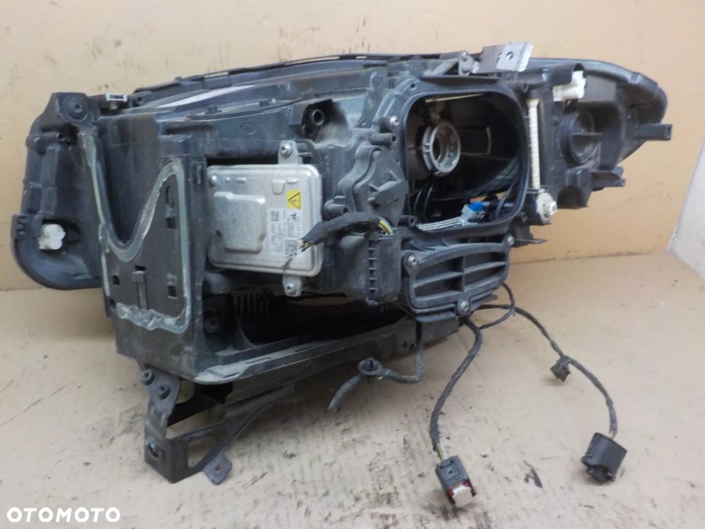 BMW SERIA 5 F10 LIFT LAMPA PRAWA XENON 7317132-10 - 7