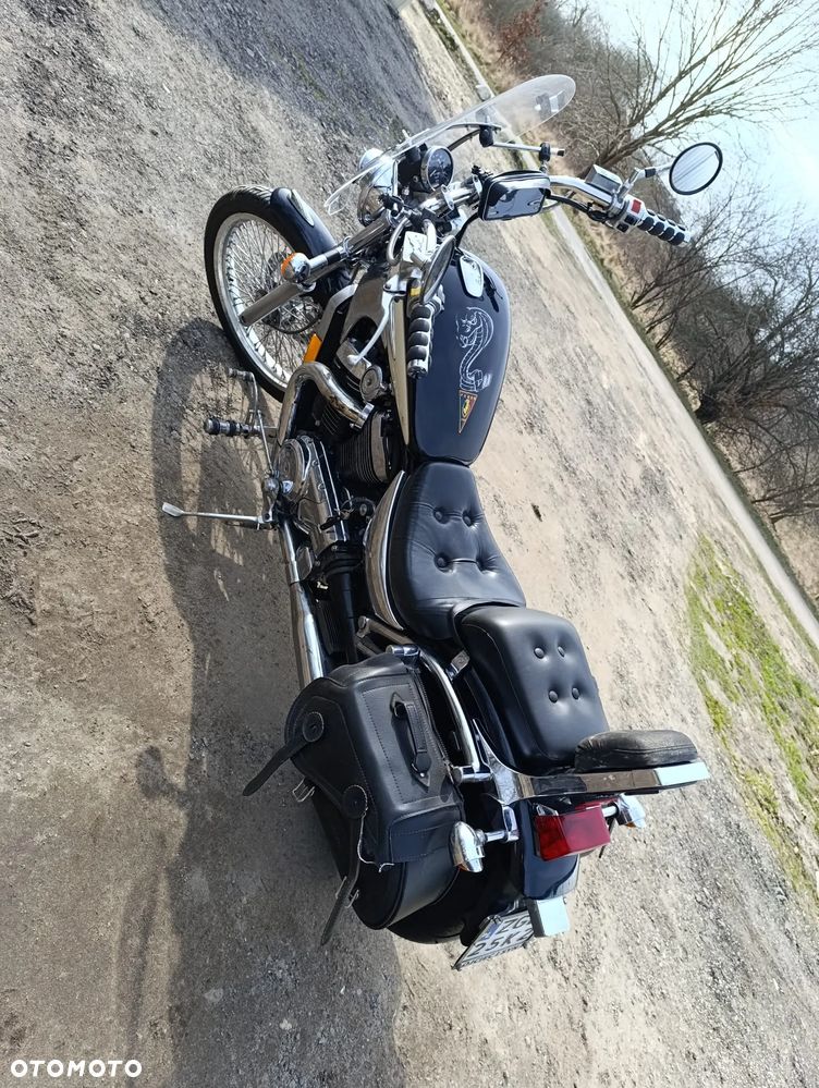 Suzuki Intruder - 4