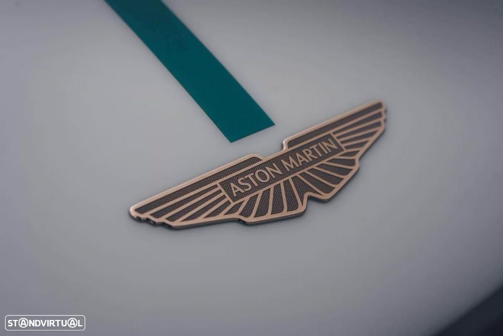 Aston Martin Valhalla - 12