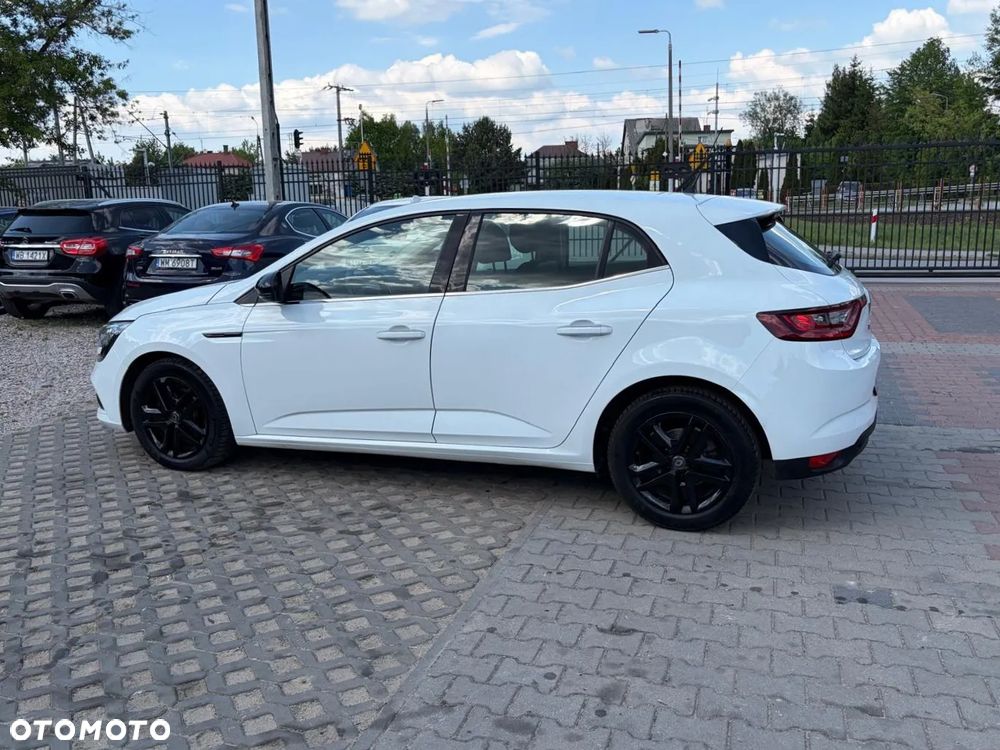 Renault Megane 1.5 Blue dCi Intens - 11