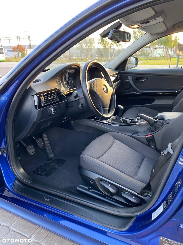 BMW Seria 3 320d DPF - 10