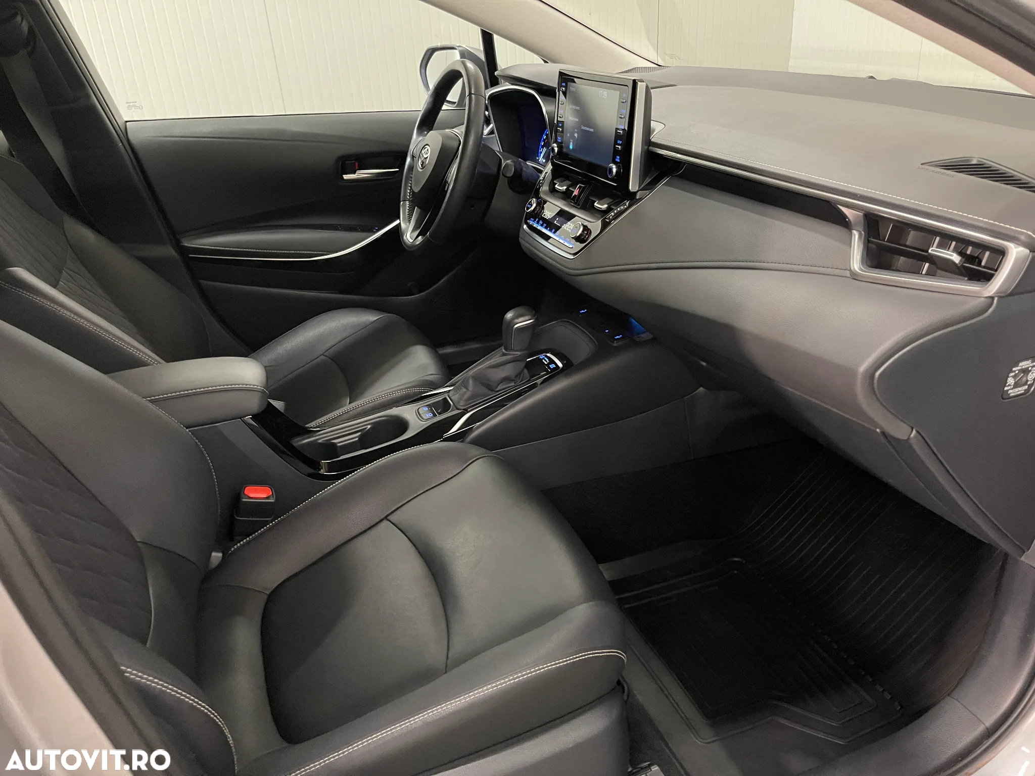 Toyota Corolla Sedan 1.8 HSD Exclusive - 10