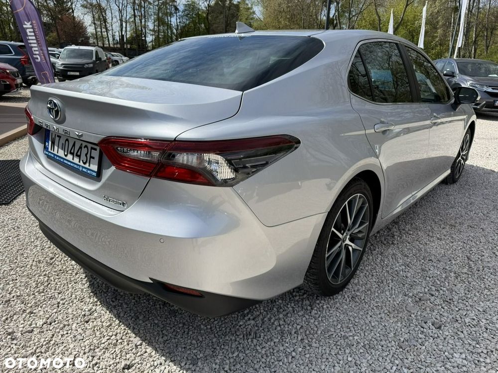 Toyota Camry - 21