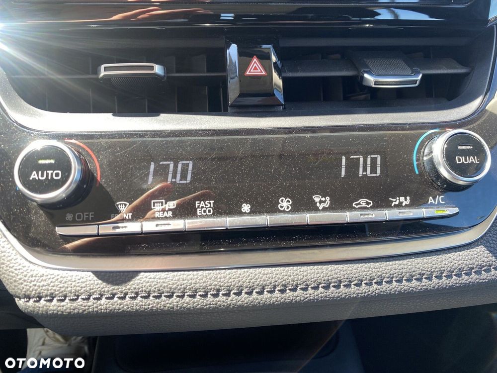 Toyota Corolla - 23