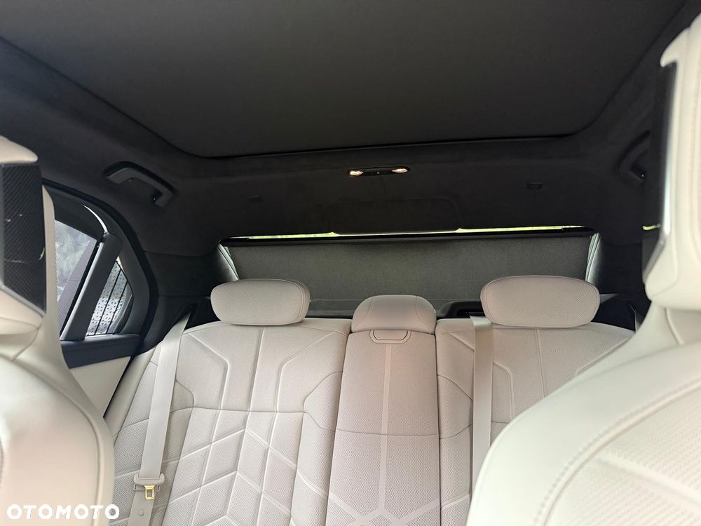 BMW Seria 7 - 22