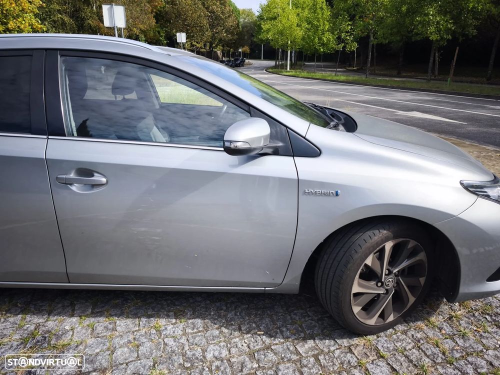 Toyota Auris Touring Sports 1.8 HSD Comfort+P.Sport - 8