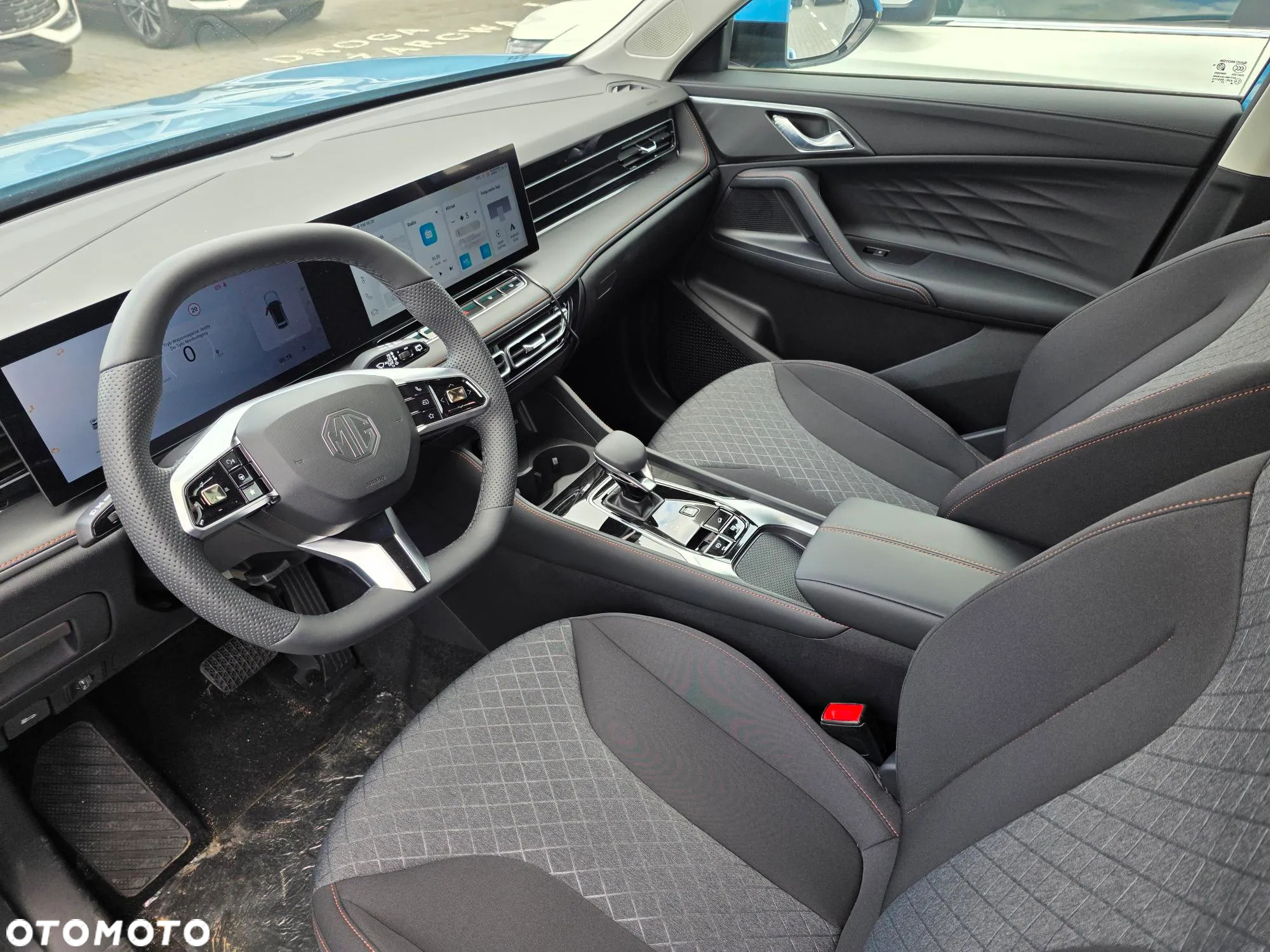 MG HS 1.5 T-GDI Excite DCT - 10